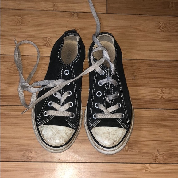 beat up black converse
